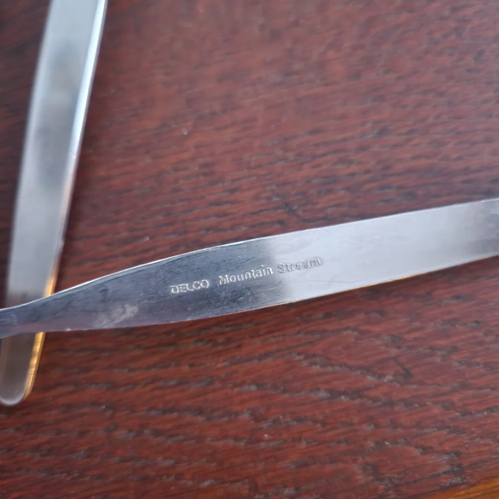 8 Delco Mountain Stream Stainless Steel Dinner Forks 7.5